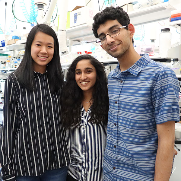 Ellen Qian, Mira Patel and Raahi Menon in laboratory